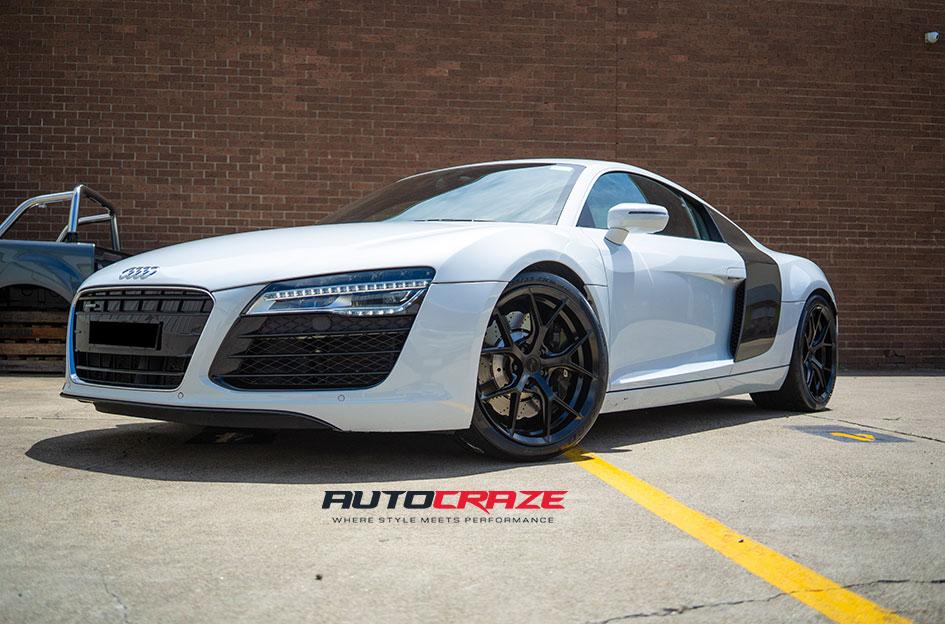 AUDI R8 SF10 SATIN BLACK